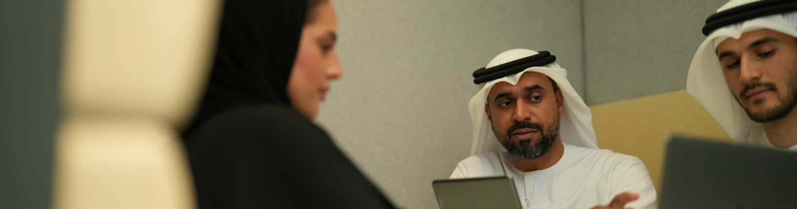 التثقيف والتوعية